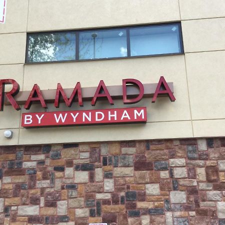 Ramada By Wyndham Bronx Terminal Hotel Nova Iorque Exterior foto