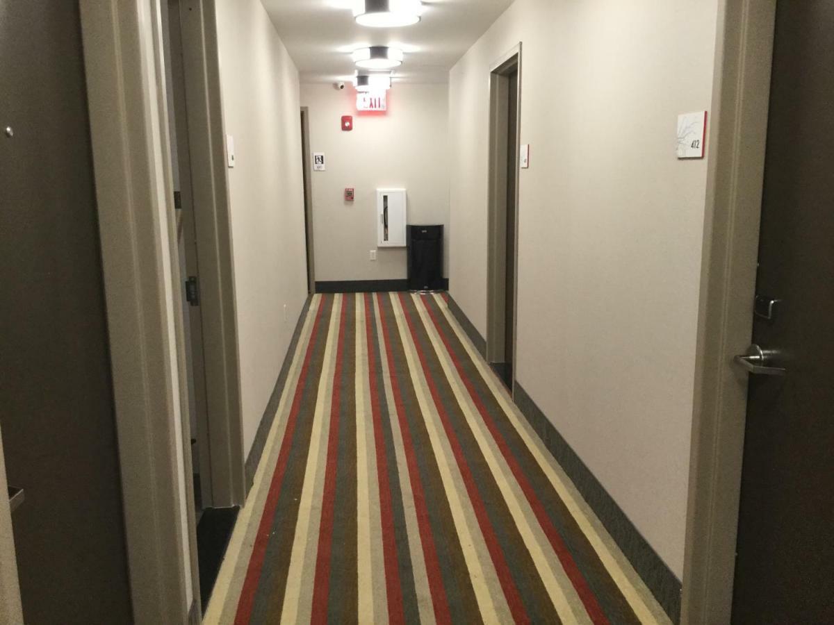 Ramada By Wyndham Bronx Terminal Hotel Nova Iorque Exterior foto