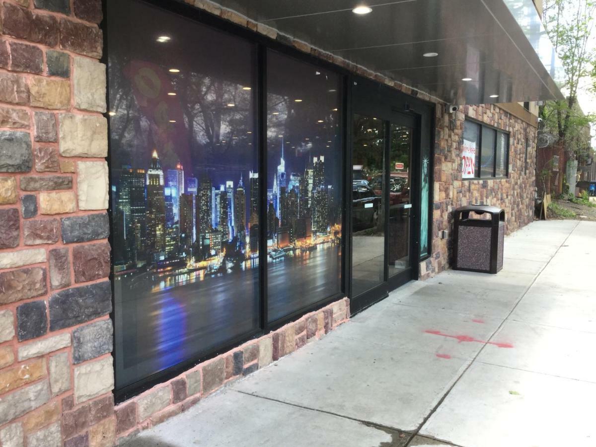 Ramada By Wyndham Bronx Terminal Hotel Nova Iorque Exterior foto