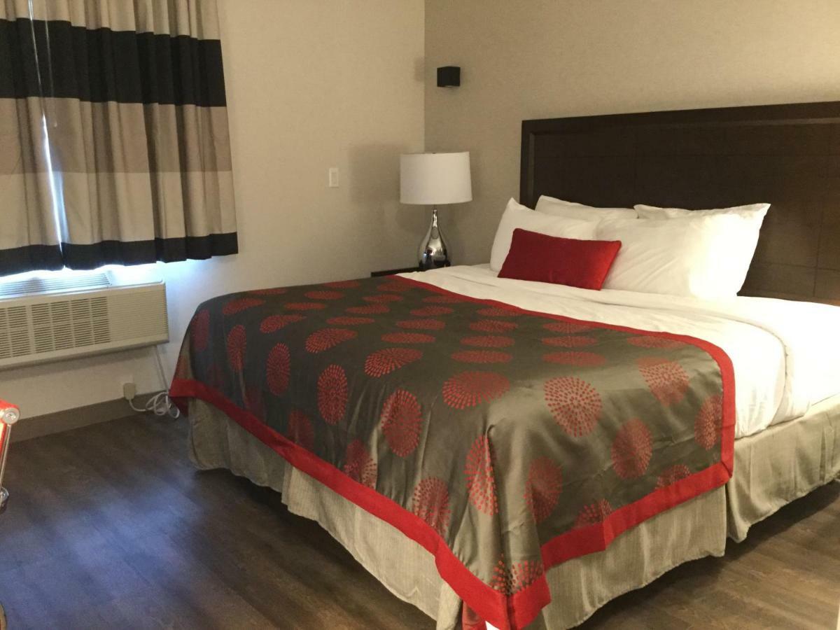 Ramada By Wyndham Bronx Terminal Hotel Nova Iorque Exterior foto